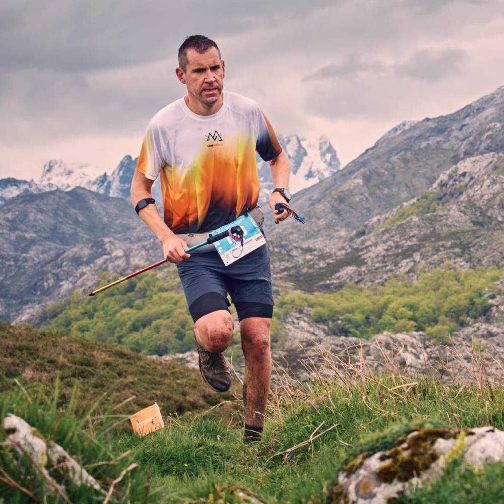 CAMISETA TÉCNICA FIND YOUR EVEREST BY CORREMONTES - Imagen 5