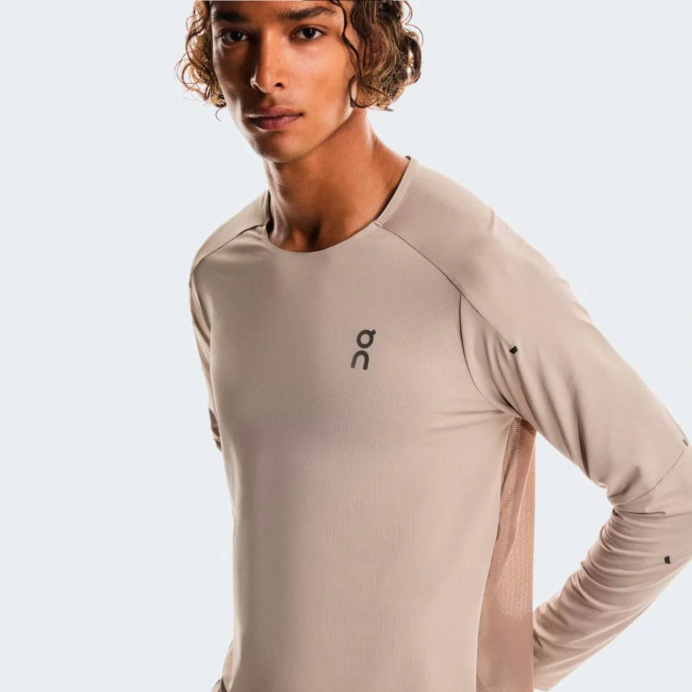CAMISETA MANGA LARGA ON PERFORMANCE LONG-T - Desert / Cinder - Imagen 4