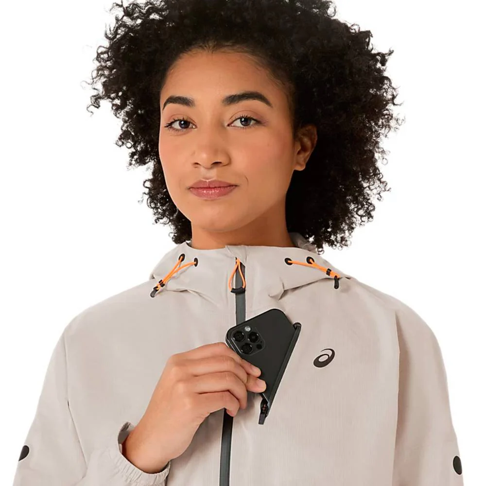 CHAQUETA IMPERMEABLE ASICS FUJITRAIL ELITE MUJER - Cream - Imagen 5