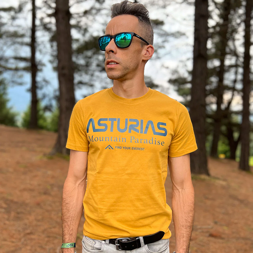 CAMISETA FIND YOUR EVEREST ASTURIAS - Mustard Desire