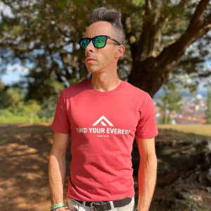 CAMISETA FIND YOUR EVEREST - Crimson