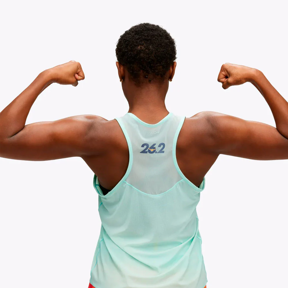 CAMISETA DE TIRANTES HOKA AIROLITE MUJER - Cloudless / Marathon - Imagen 6