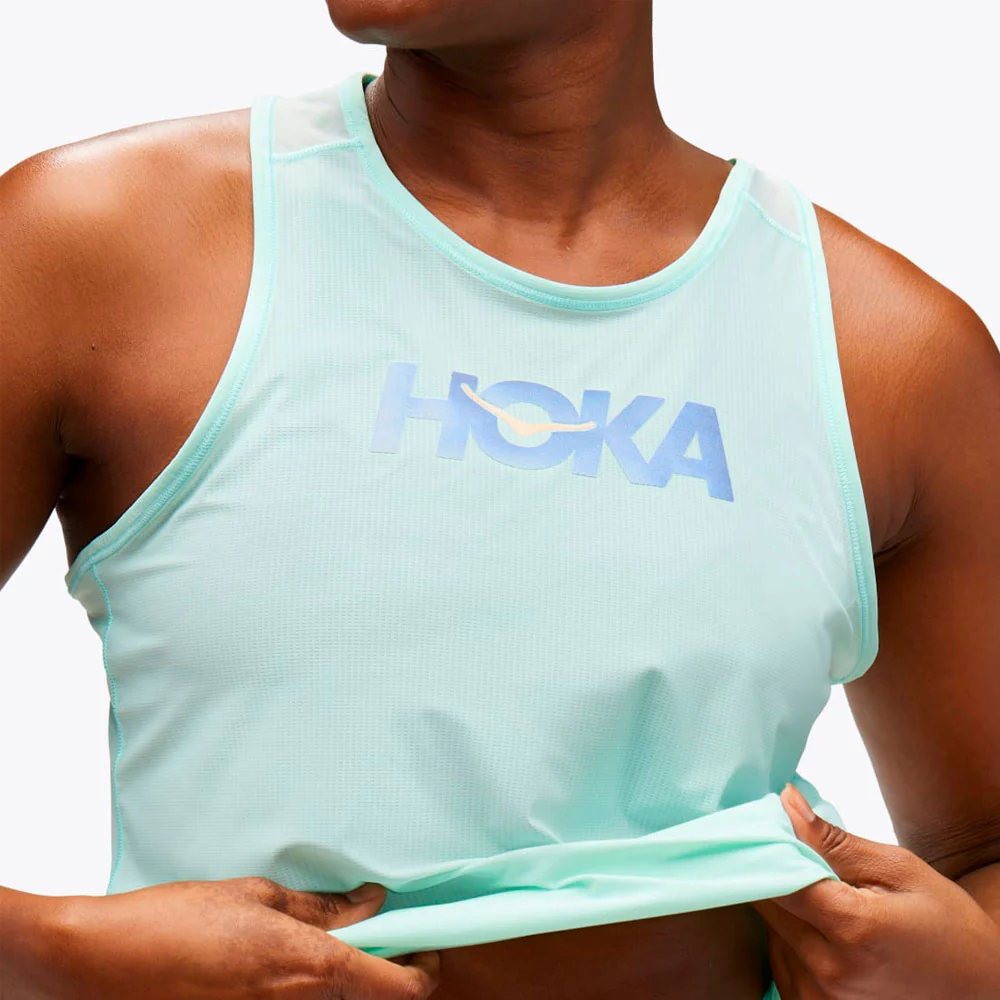 CAMISETA DE TIRANTES HOKA AIROLITE MUJER - Cloudless / Marathon - Imagen 4