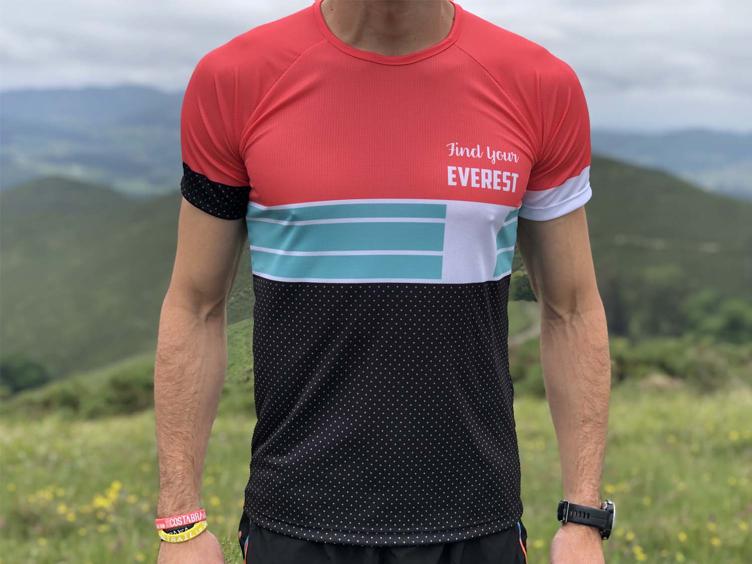 CAMISETA TÉCNICA FIND YOUR EVEREST - Red