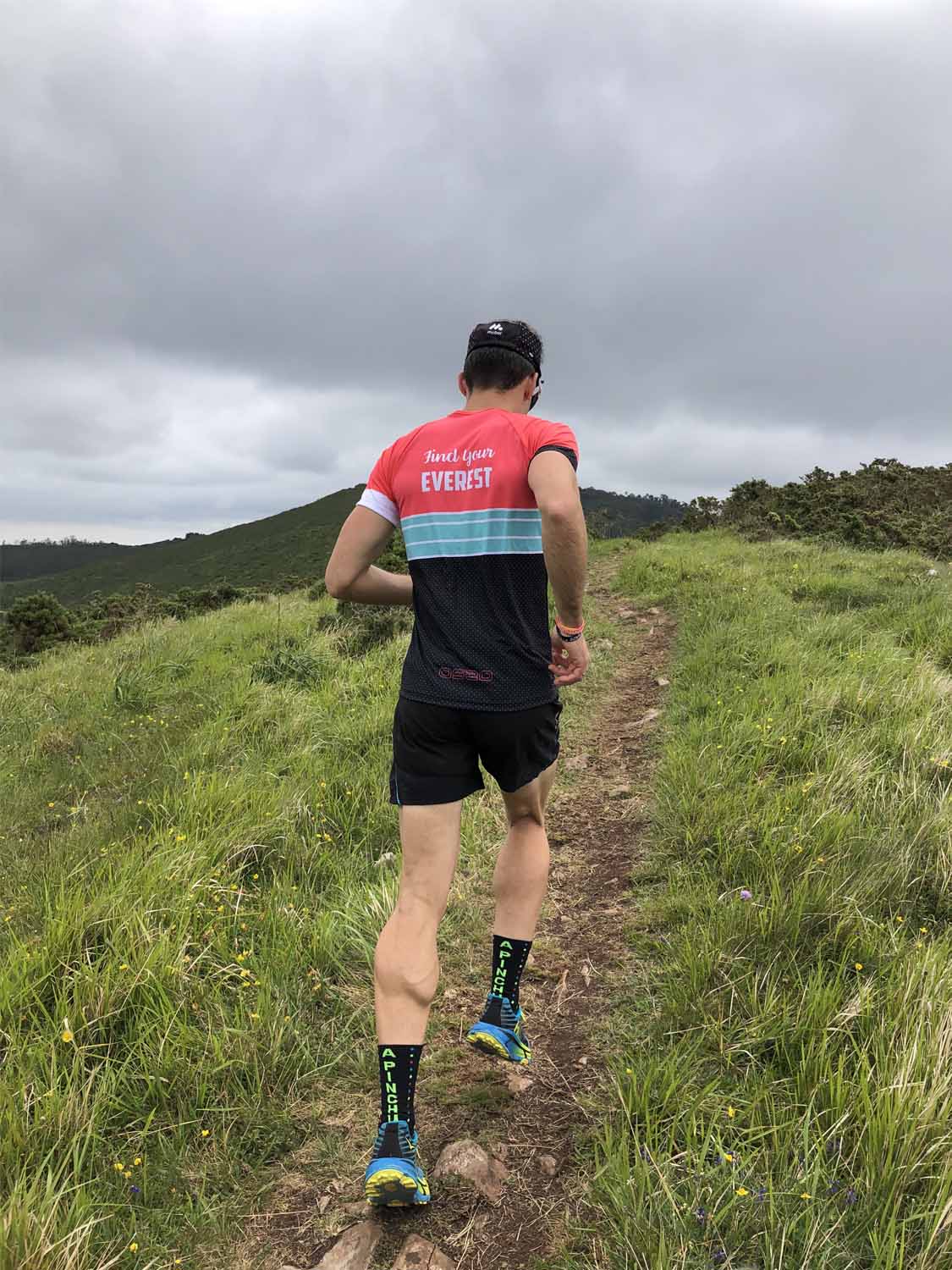 CAMISETA TÉCNICA FIND YOUR EVEREST - Red - Imagen 8