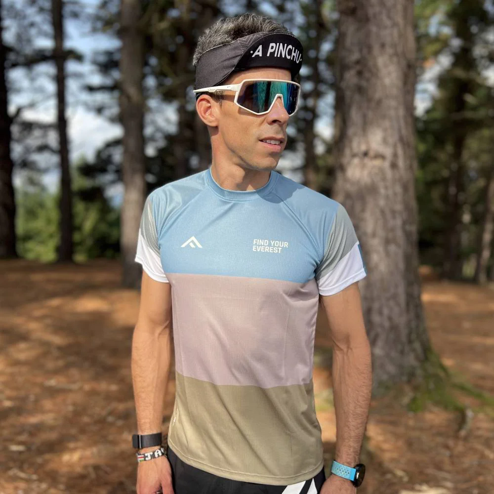 CAMISETA TÉCNICA FIND YOUR EVEREST - Dull Gold - Imagen 4