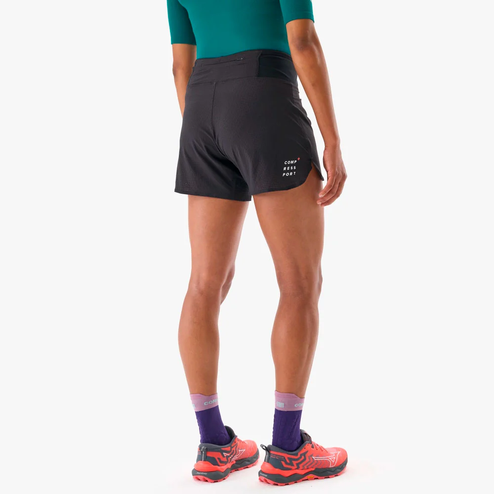 PANTALÓN CORTO COMPRESSPORT TRAIL RACING MUJER - Black - Imagen 3