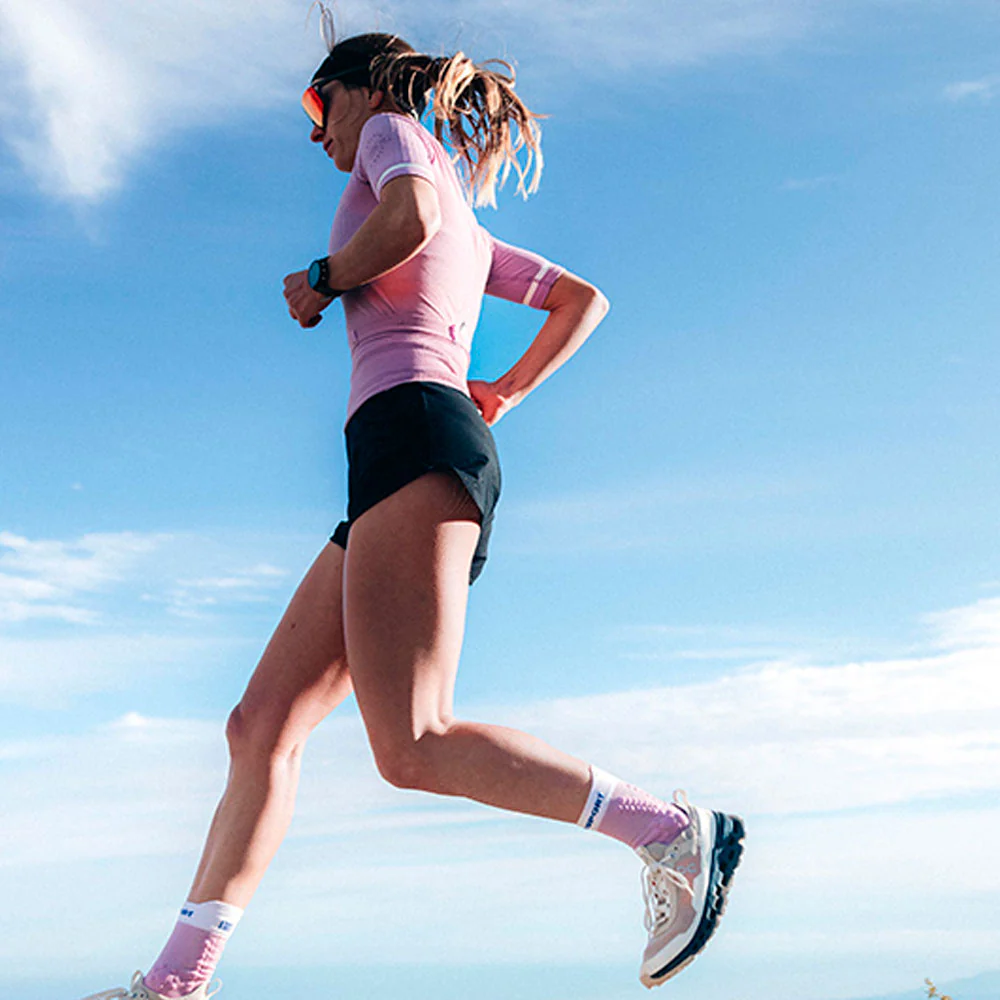 PANTALÓN CORTO COMPRESSPORT TRAIL RACING MUJER - Black - Imagen 7